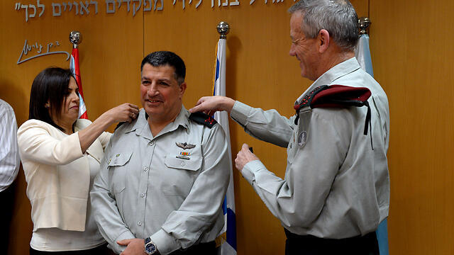 Йоав Мордехай получает генеральские погоны. Фото: пресс-служба ЦАХАЛа