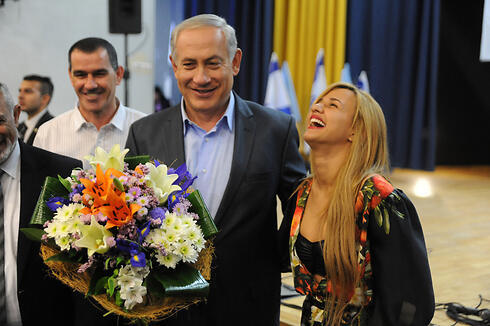 Netanyahu and former X-Factor contestant Eden Ben Zakan (Photo: Avihu Shapira) (צילום: אביהו שפירא) Netanyahu and former X-Factor contestant Eden Ben Zakan (Photo: Avihu Shapira)