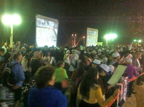 Twenty-nine years have passed – enough!" (Photo: Shay Bechor) (צילום: שי בכור) Twenty-nine years have passed – enough!" (Photo: Shay Bechor)