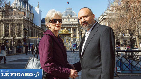 Lee Zeitouni's parents testify in Paris. (Photo: Francois Bouchon/Le Figaro) (צילום: פרנסואה בושון, לה פיגרו) Lee Zeitouni's parents testify in Paris. (Photo: Francois Bouchon/Le Figaro)