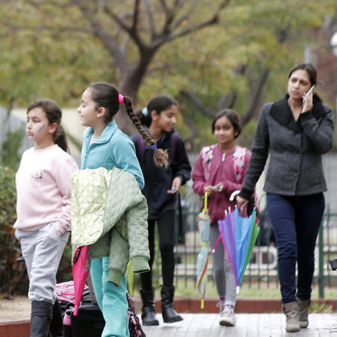 Students evacuated from a school in Ashdod (Photo: Eliad Levy)