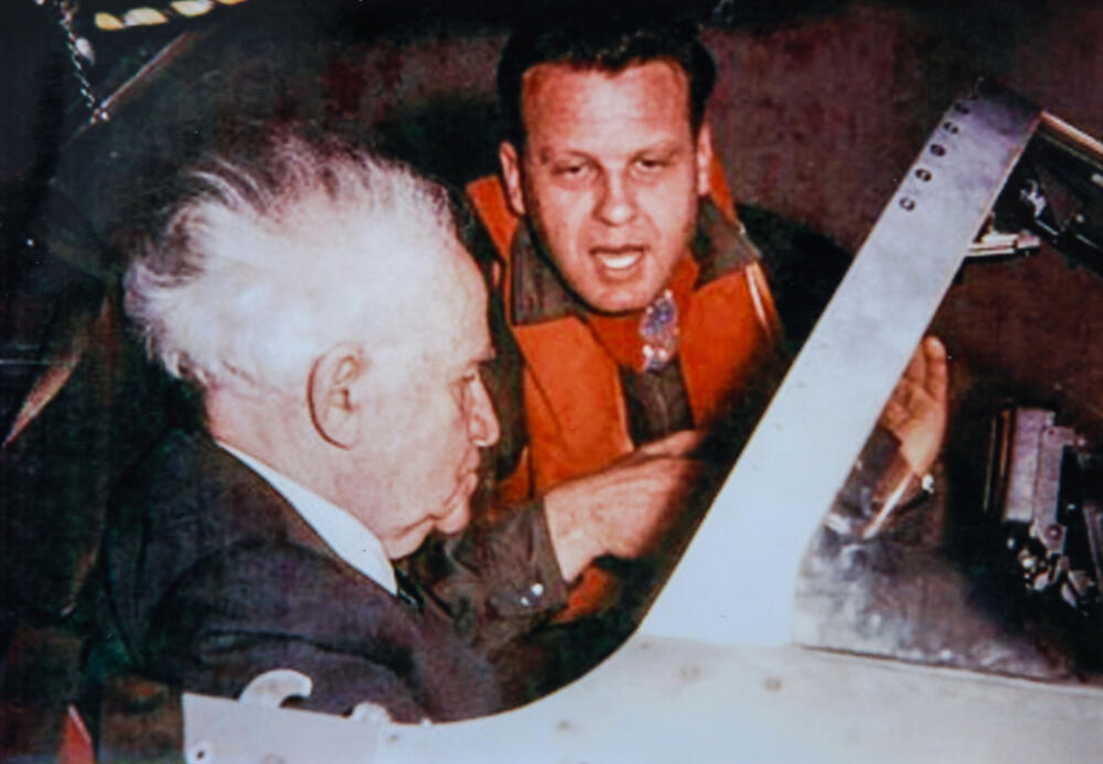 Reproduction of a photo of Danny Shapira (right) with Israel's first prime minister David Ben Gurion 