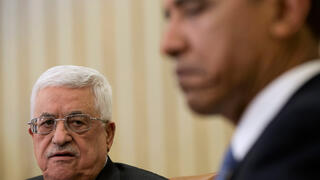 Former US President Barack Obama and Palestinian Authority Chairman Mahmoud Abbas 