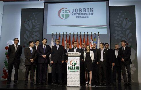 Jobbik members. 'It's important to speak to them,' Lauder says (Photo: AFP) (צילום: AFP) Jobbik members. 'It's important to speak to them,' Lauder says (Photo: AFP)
