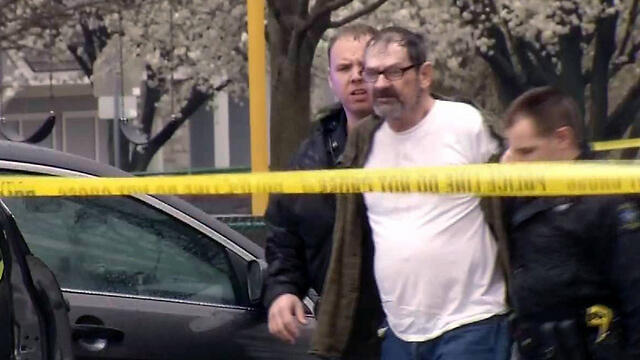 White supremacist Frazier Glenn Cross, who killed three people at two Jewish facilities in Kansas City. 'This can happen in your own neighborhood' (AP Photo/KCTV-5) (צילום: AP Photo/KCTV-5) White supremacist Frazier Glenn Cross, who killed three people at two Jewish facilities in Kansas City. 'This can happen in your own neighborhood' (AP Photo/KCTV-5)