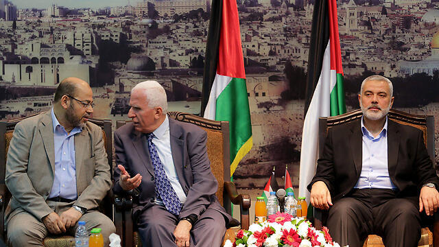 Fatah-Hamas reconciliation talks (Photo: EPA) (צילום: EPA) Fatah-Hamas reconciliation talks (Photo: EPA)