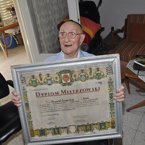 Исраэль Кришталь. Фото: Джордж Гинсберг (צילום: ג'ורג' גינסברג) Исраэль Кришталь. Фото: Джордж Гинсберг