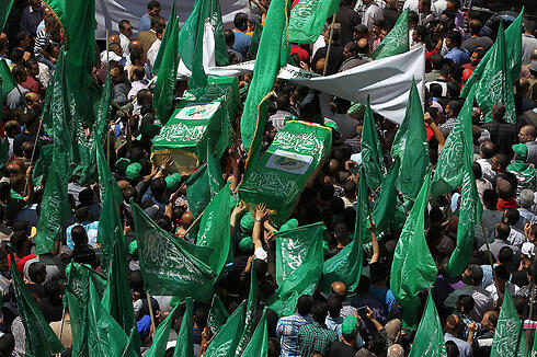 Over 1,000 attend funeral (Photo: AFP)