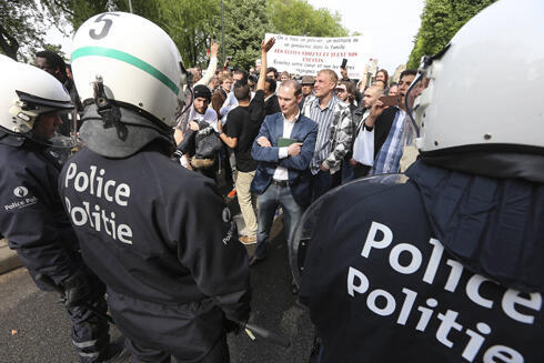 Police break up EU Dissidents’ Congress (Photo: AFP) (צילום: AFP) Police break up EU Dissidents’ Congress (Photo: AFP)