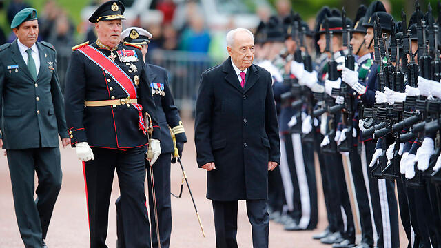 נשיא המדינה שמעון פרס ב ביקור ב נורווגיה פסל את האפשרות ש יישאר בבית הנשיא חצי שנה נוספת (צילום: רויטרס) נשיא המדינה שמעון פרס ב ביקור ב נורווגיה פסל את האפשרות ש יישאר בבית הנשיא חצי שנה נוספת