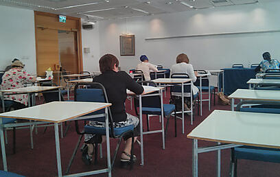 משגיחות כשרות בחינות הסמכה יהדות (צילום: הרבנות הראשית) משגיחות כשרות בחינות הסמכה יהדות