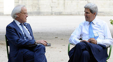 ג'ון קרי ארה"ב ומרטין אינדיק מסע"ת ועידה ב פריז צרפת לקראת תקיפה סוריה