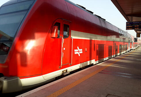 Double-deck coaches have been a success at Israel Railways (Photo: Roee Zukerman)