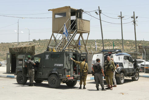 Forces at scene of attempted attack (Photo: Ido Erez)