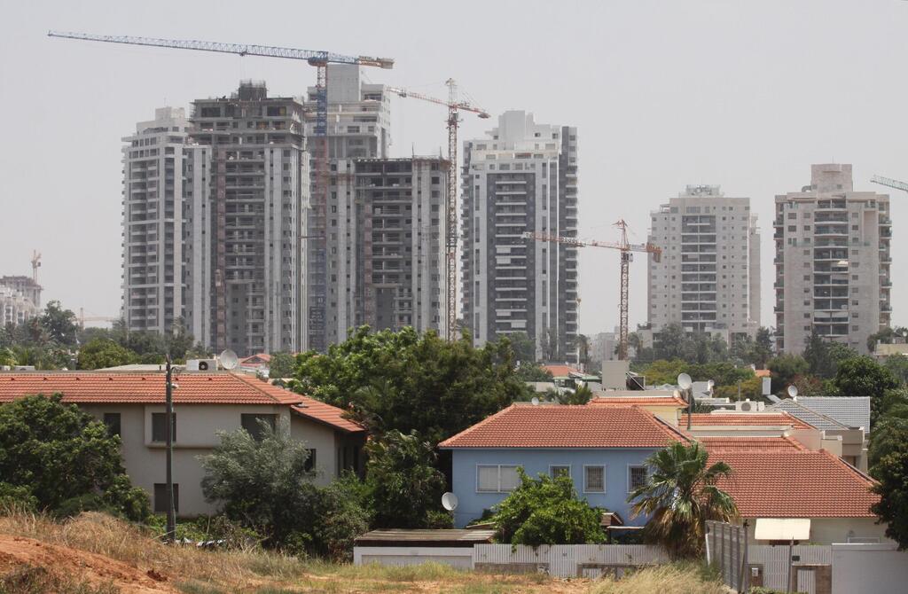 כיתוב: ביקור שכונה שכונת רמתיים הוד השרון נדלן נדל"ן