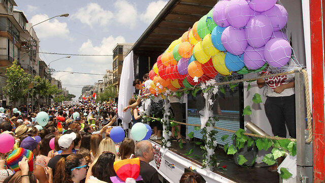 מצעד הגאווה גאווה תל אביב 2013 לסבית הומו (צילום: עידו ארז) מצעד הגאווה גאווה תל אביב 2013 לסבית הומו