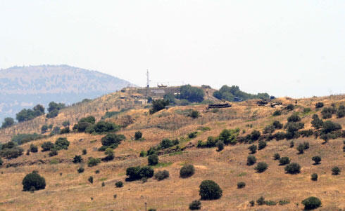 IDF tanks on the Golan following the blast (Photo: Avihu Shapira)