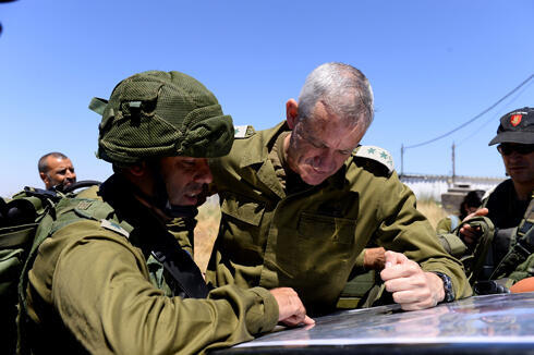 Chief of Staff Benny Gantz visited in the north after the missile attack. (Photo: IDF Spokesperson's Unit)