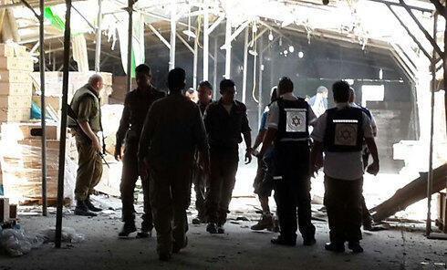 Rocket hit in chicken coop in Sha'ar HaNegev Regional Council (Yoav Zitun)