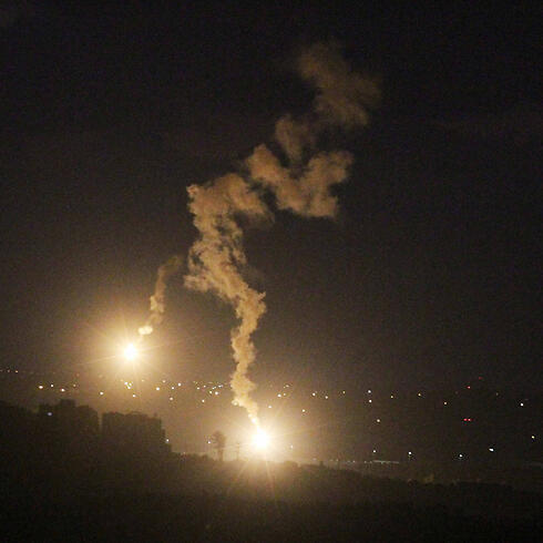 IDF firing flares over Gaza (Photo: Ido Erez)