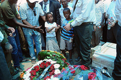 Beinisian Kashon is laid to rest (Photo: Herzl Yosef) (צילום: הרצל יוסף) Beinisian Kashon is laid to rest (Photo: Herzl Yosef)