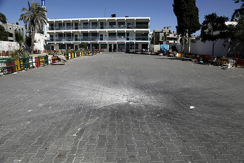 UNRWA school in Beit Hanoun hit during Operation Protective Edge (Photo: AP) (צילום: AP) UNRWA school in Beit Hanoun hit during Operation Protective Edge (Photo: AP)