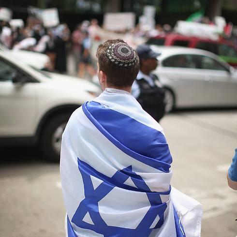 American Jew at rally for Israel in Chicago (Photo: AFP) (צילום: AFP) American Jew at rally for Israel in Chicago (Photo: AFP)