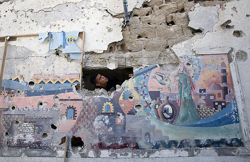 UNRWA school hit in Gaza (Photo: AFP) (צילום: AFP) UNRWA school hit in Gaza (Photo: AFP)