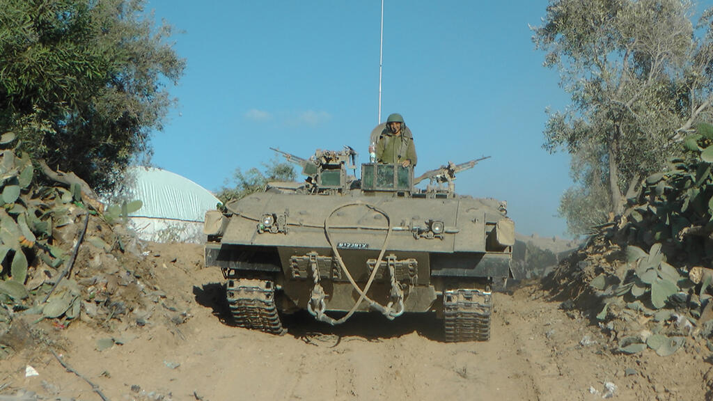 Бронетранспортер "Ахзарит" 