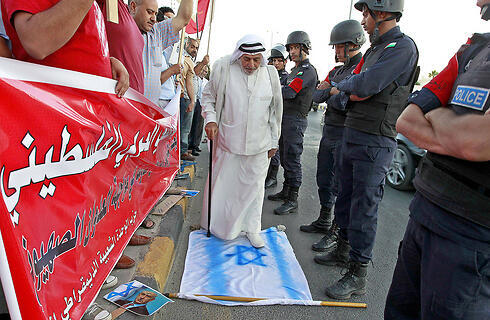 As long as the religious legitimacy of Judaism is denied, the vast majority of Muslims will reject genuine peace and reconciliation with Israel (צילום: AFP) As long as the religious legitimacy of Judaism is denied, the vast majority of Muslims will reject genuine peace and reconciliation with Israel
