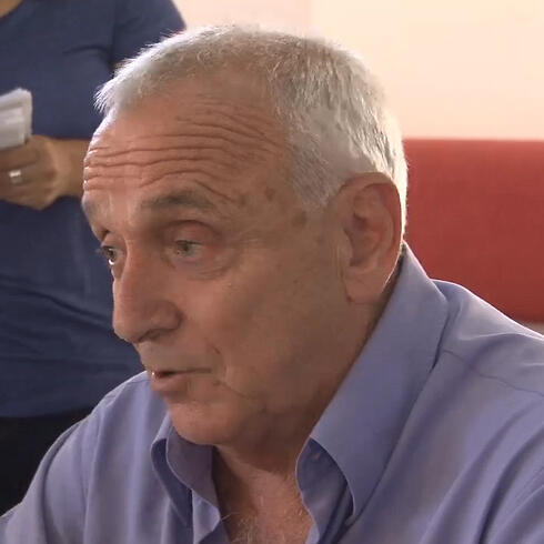 Internal Security Minister Yitzhak Aharonovich during a visit to Kfar Aza. (Photo: Roee Idan) (צילום: רועי עידן ) Internal Security Minister Yitzhak Aharonovich during a visit to Kfar Aza. (Photo: Roee Idan)