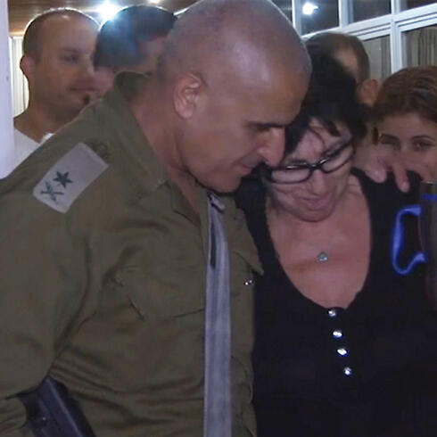 Maj. Gen. Sami Turgeman on his Sunday visit to Nahal Oz. (Photo: Roee Idan)