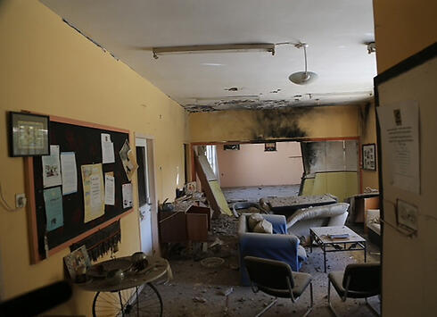 Rocket damage caused to a house in Nir Oz (Photo: Motti Kimchi)