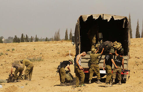 IDF troops on the Gaza border during the operation (Photo: Ido Erez) (צילום: עידו ארז) IDF troops on the Gaza border during the operation (Photo: Ido Erez)