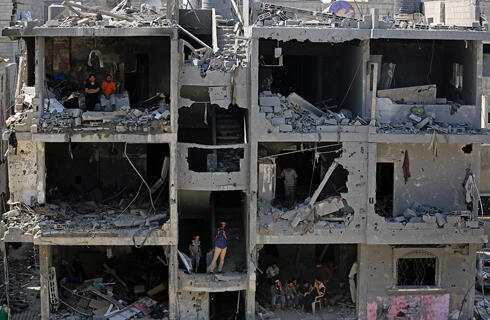 Homes destroyed in IDF strikes (Photo: EPA) (צילום: EPA) Homes destroyed in IDF strikes (Photo: EPA)