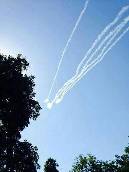 Rockets over Sderot. (Photo: Albert Gabay) (צילום: אלברט גבאי) Rockets over Sderot. (Photo: Albert Gabay)