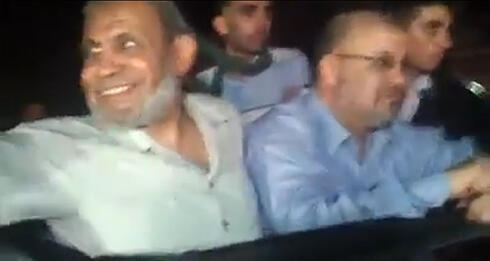 Махмуд аз-Захар (слева)nullnull Махмуд аз-Захар (слева)