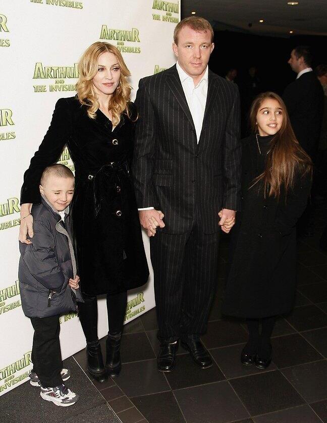 היו זמנים. לורדס, גיא, מדונה ורוקו (צילום: Gettyimages) היו זמנים. לורדס, גיא, מדונה ורוקו