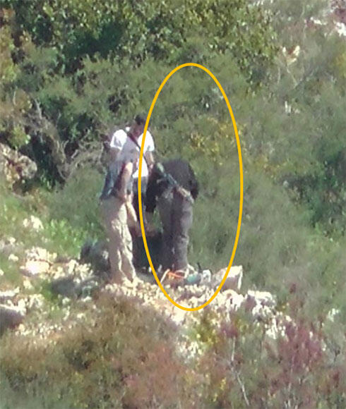 Hezbolla members patrolling border with Israel (Photo: IDF Spokesperson's Unit) (צילום: דובר צה"ל) Hezbolla members patrolling border with Israel (Photo: IDF Spokesperson's Unit)