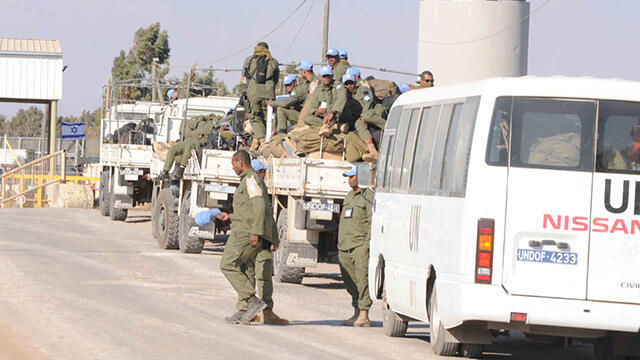 UN peacekeepers fleeing the border