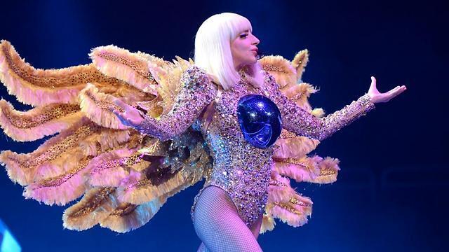 ליידי גאגא הופעה