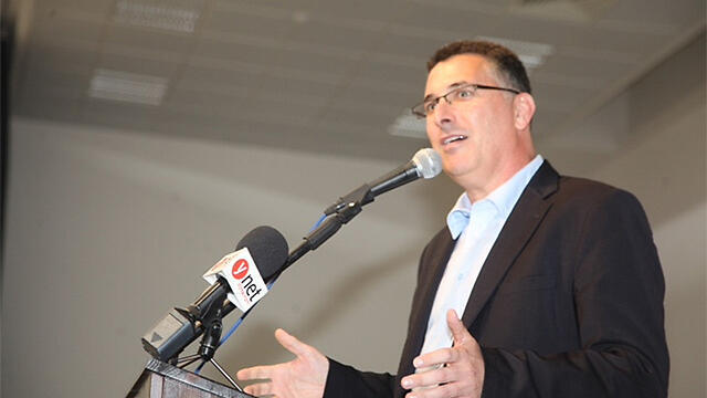 גדעון סער לאחר פרישה ב אירוע ב לוד