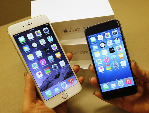 The iPhone 6 (right) and iPhone 6 Plus (left). (Photo:AFP)