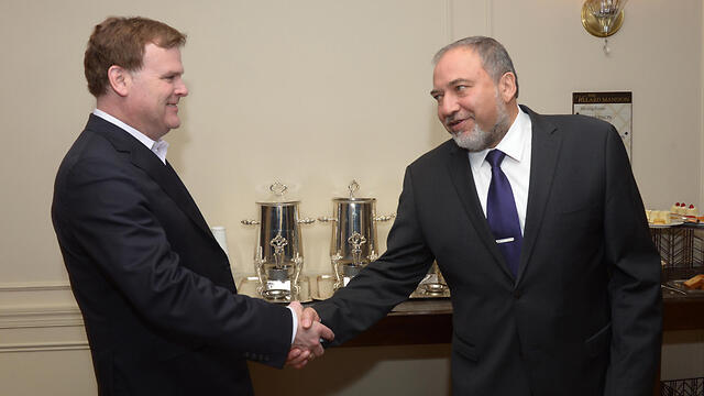 Foreign Minister Avigdor Lieberman with John Baird (Photo: Shahar Azran) (צילום: שחר עזרן) Foreign Minister Avigdor Lieberman with John Baird (Photo: Shahar Azran)