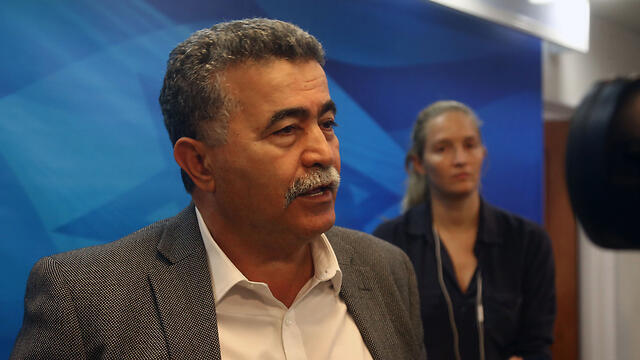 ישיבת ממשלה עמיר פרץ