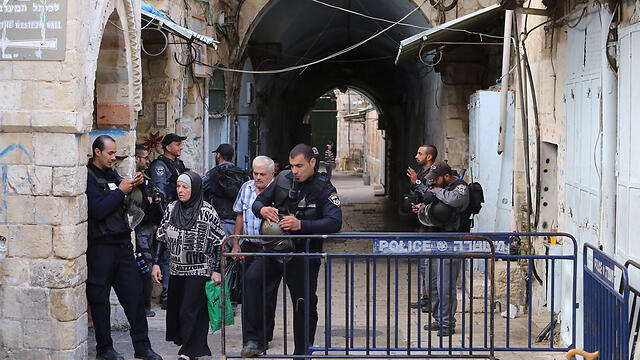 כניסה כניסות חסומות ל הר הבית ירושלים משטרה כוחות ביטחון יהודה גליק (צילום: גיל יוחנן) כניסה כניסות חסומות ל הר הבית ירושלים משטרה כוחות ביטחון יהודה גליק