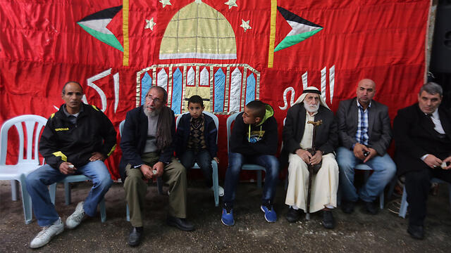 מועתז חיג'אזי מחבל אבו טור מזרח ירושלים משפחה יהודה גליק (צילום: גיל יוחנן) מועתז חיג'אזי מחבל אבו טור מזרח ירושלים משפחה יהודה גליק