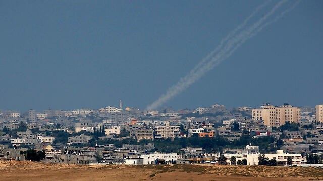 שיגור רקטה רקטות ל כיוון ישראל מ רצועת עזה מבצע צוק איתן