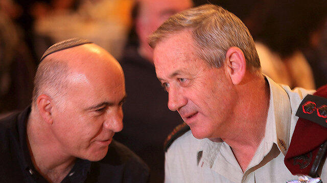 רמטכ"ל בני גנץ עם ראש השב"כ יורם כהן 2013