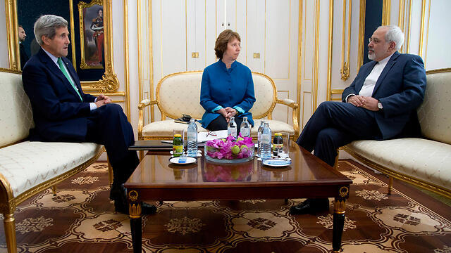 Nuclear talks between US, EU and Iran (Photo: AP)